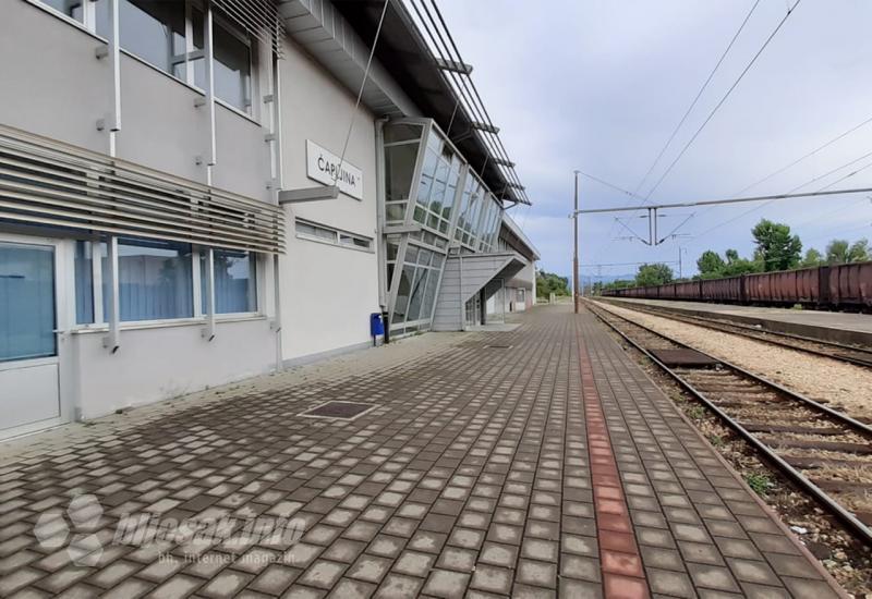 Opet nestale klupe sa željezničke postaje u Čapljini - Opet nestale klupe sa željezničke postaje u Čapljini