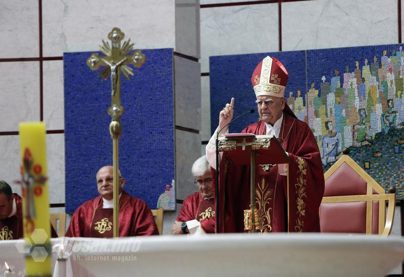 Biskup Perić odgovorio fra M. Knezoviću: Festival počiva na zabludi o ''Gospinu rođendanu''