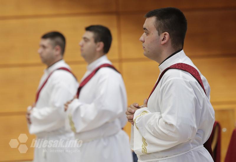 U mostarskoj Katedrali zaređena trojica novih svećenika