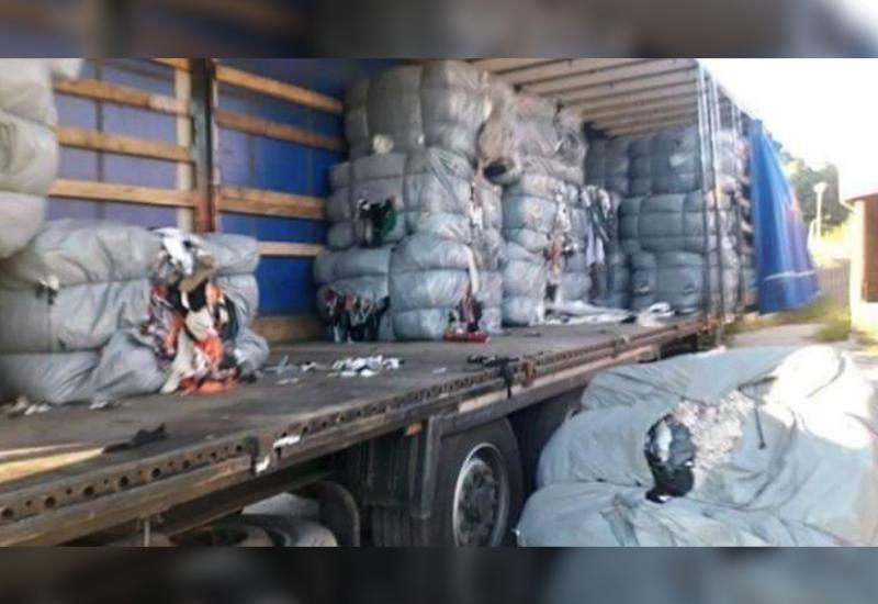 Smeće u Bos. Grahovu - Mještani blokirali cestu kod Livna, zatražena hitna reakcija inspekcije oko otpada