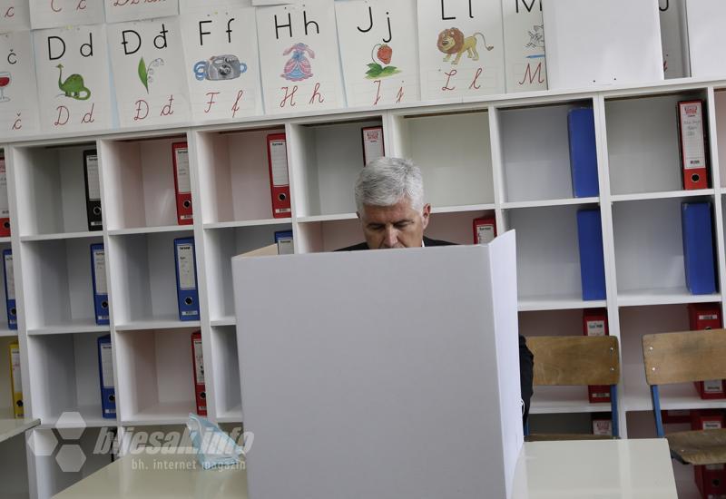Čović obavio građansku dužnost - I Dragan Čović glasao za Sabor Republike Hrvatske