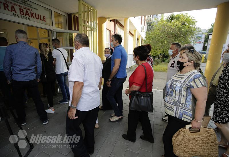Drugi dan izbora, drugi dan gužve na biralištima u Mostaru