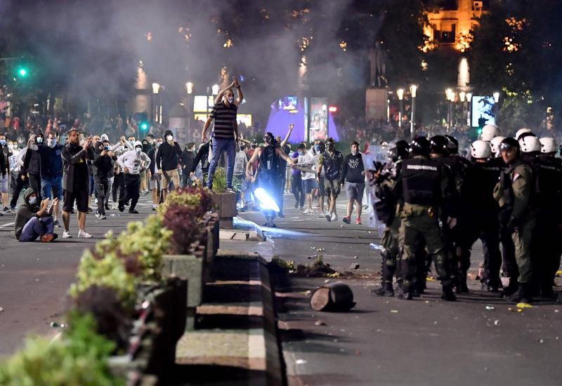 U beogradskim prosvjedima ozlijeđeno 60 ljudi, 23 uhićena