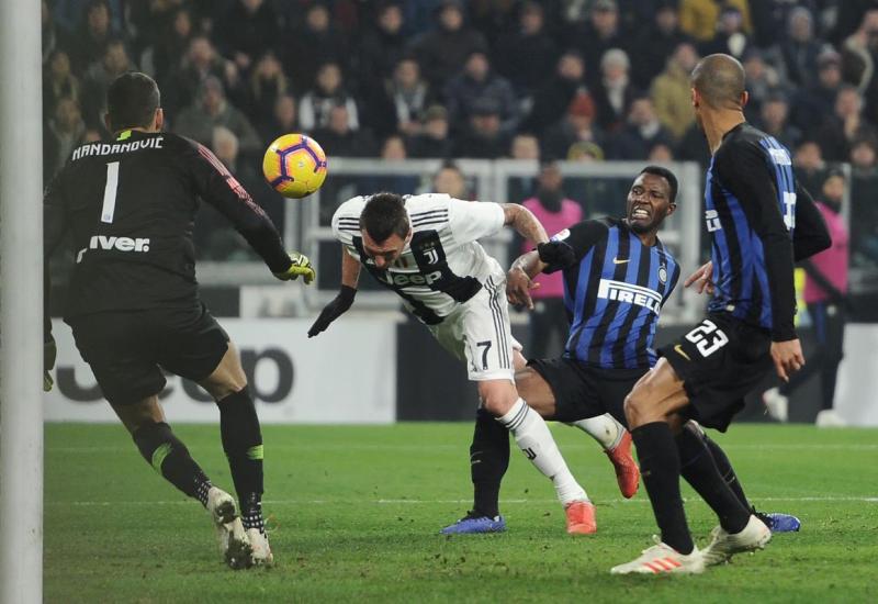 Hoće li Mandžukić na kraju karijere zaigrati za Inter? - Gazzette dello Sport piše kako Mandžukića želi još jedan velikan