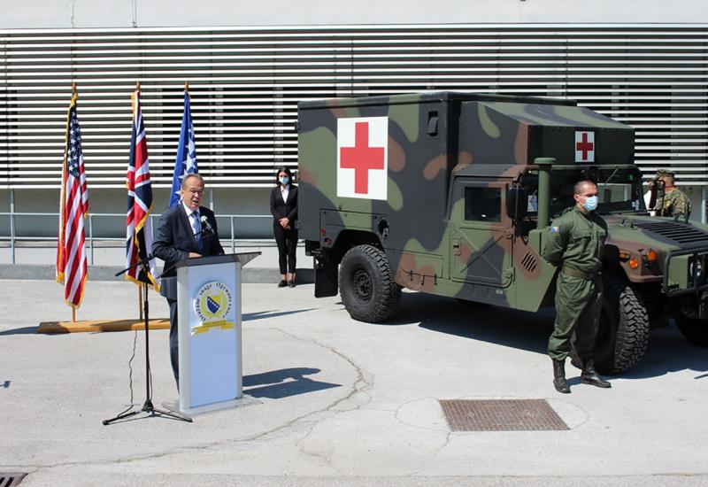 Donacija vozila OS BiH - Oružane snage dobile 14 novih vozila