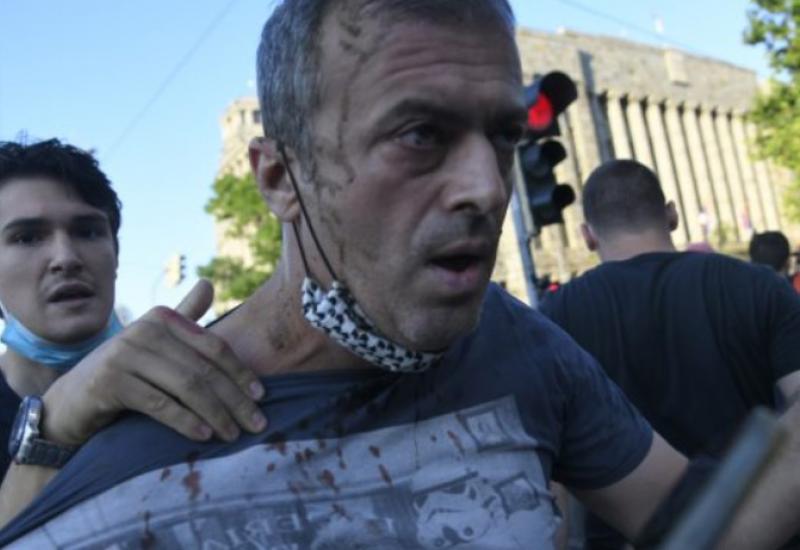 Skupina mladića je napala Sergeja Terifunovića - Novi prosvjed u Beogradu - napadnut Sergej Trifunović