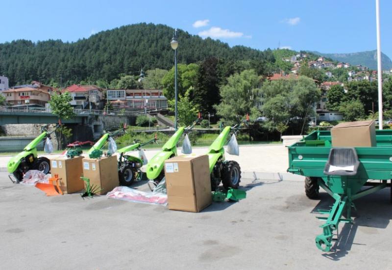 Osnaživanje poduzeća pod vodstvom žena u općinama Konjic, Kladanj i Vlasenica - Poljoprivredni strojevi za poduzetnice iz Konjica