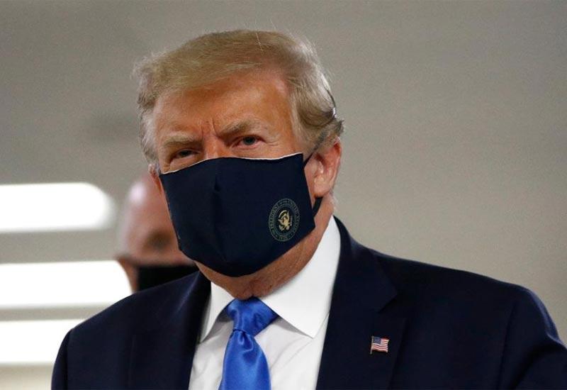 Dogodilo se i to: Trump stavio masku