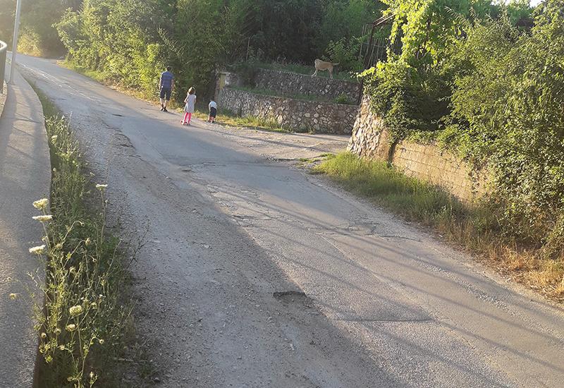 Buna-Blagaj: Cesta kroz naselje prepuna rupa, prašnjava i zapuštena