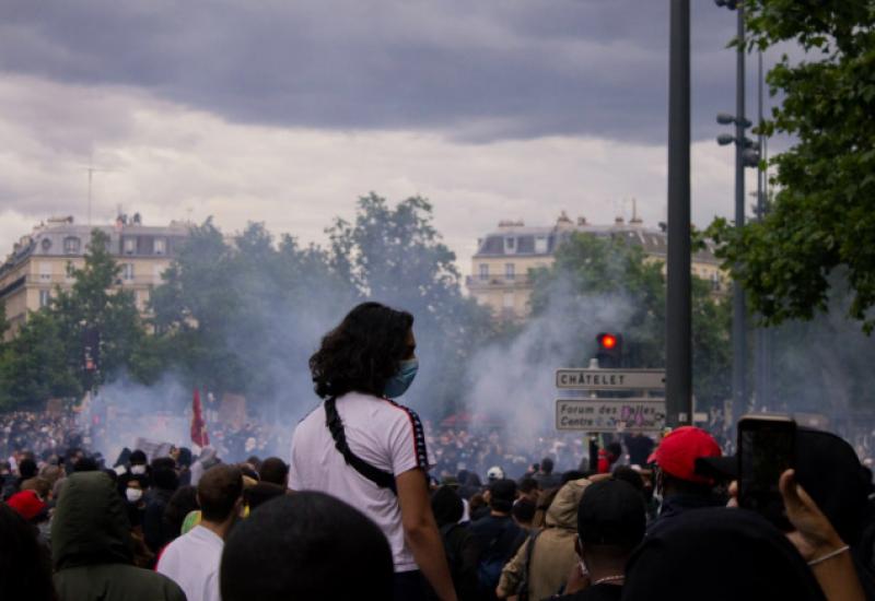 Neredi na antivladinim prosvjedima u Parizu
