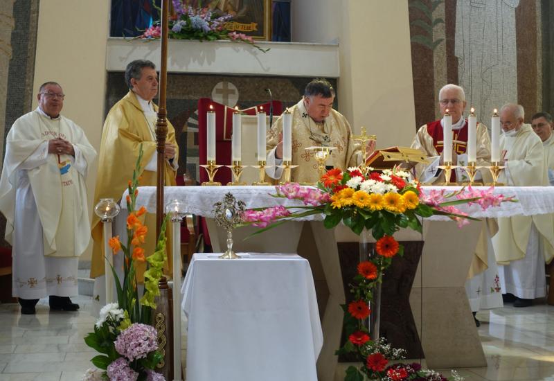 Kardinal Puljić predvodio svečanu Euharistiju na patron Banjolučke biskupije i katedrale