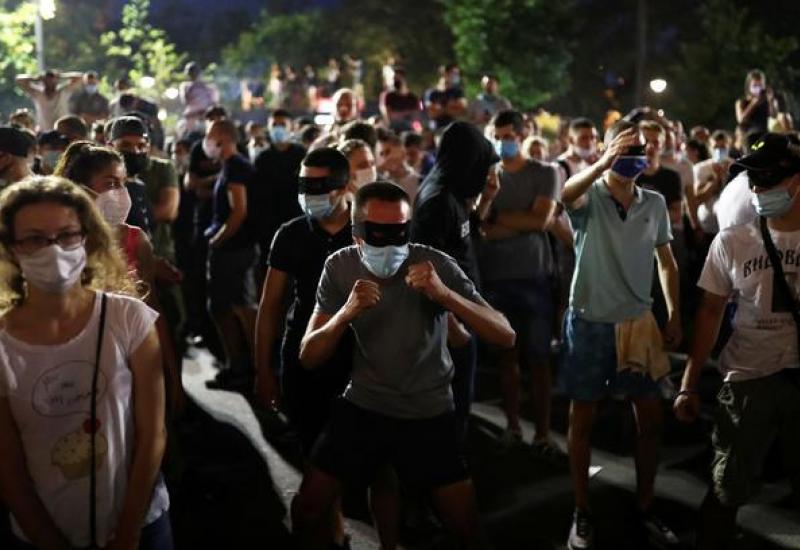 383 novozaraženih Brnabić povezala s protuvladinim prosvjedima 