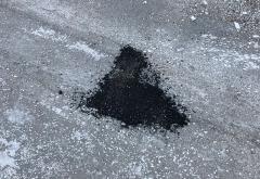 Mostar: Malo novog asfalta u naselju i 'krpice' pred školom
