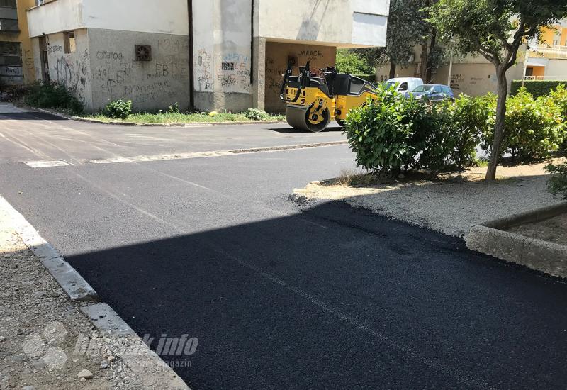Novi asfalt u naselju Eksperiment - Malo novog asfalta stiglo i u Eksperiment