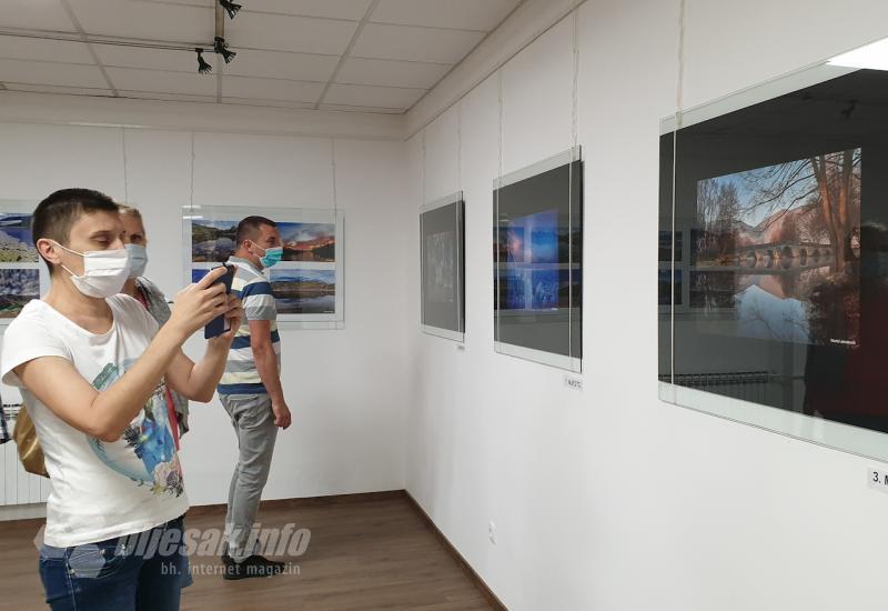 U Centru za kulturu Mostar održana izložba fotografija ''U vodi svijet''
