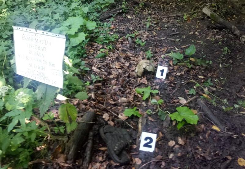 U blizini kuće zločinca Lukića pronađeni posmrtni ostaci - U blizini kuće zločinca Lukića pronađeni posmrtni ostaci
