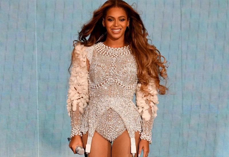 Beyonce novim vizualnim albumom promovira crnačku otpornost