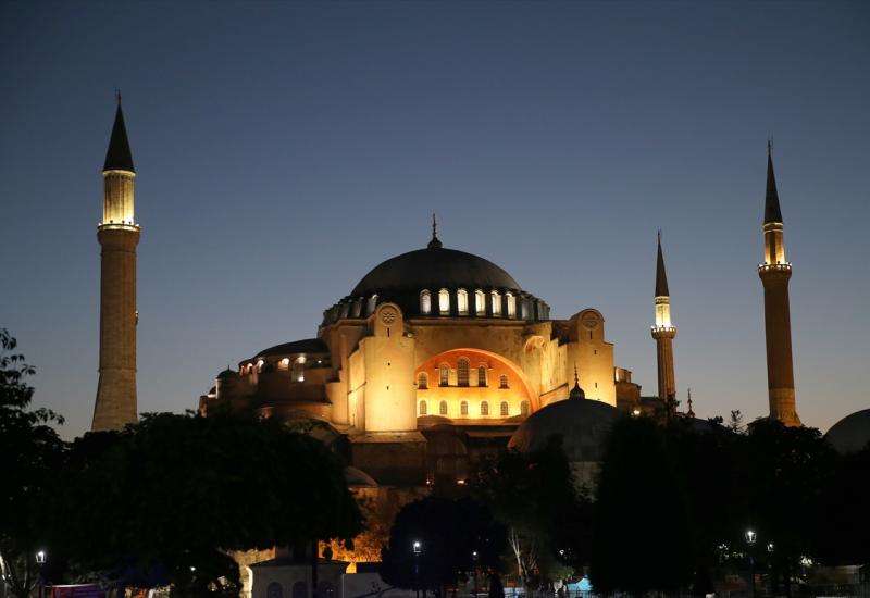 Aja Sofija: Prva molitva nakon što je iz muzeja pretvorena u džamiju