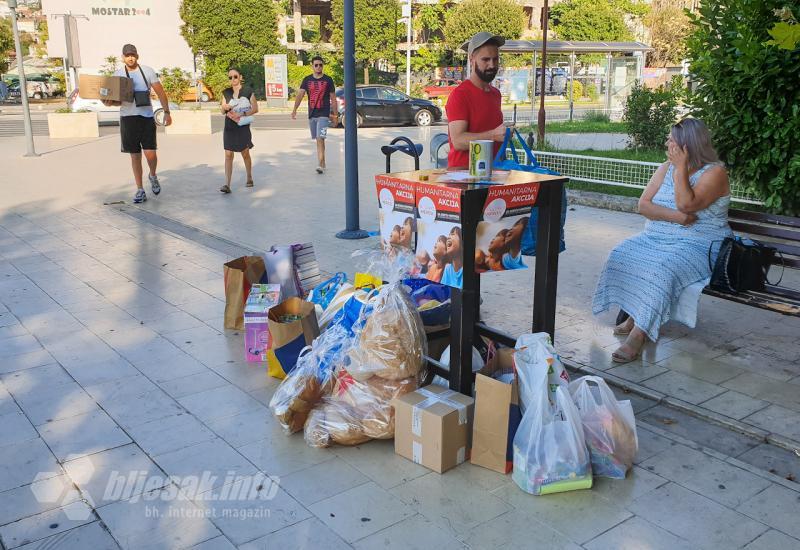 Humanitarna akcija na Španjolskom trgu - Mostarci pokazali toplo srce za potrebite mališane