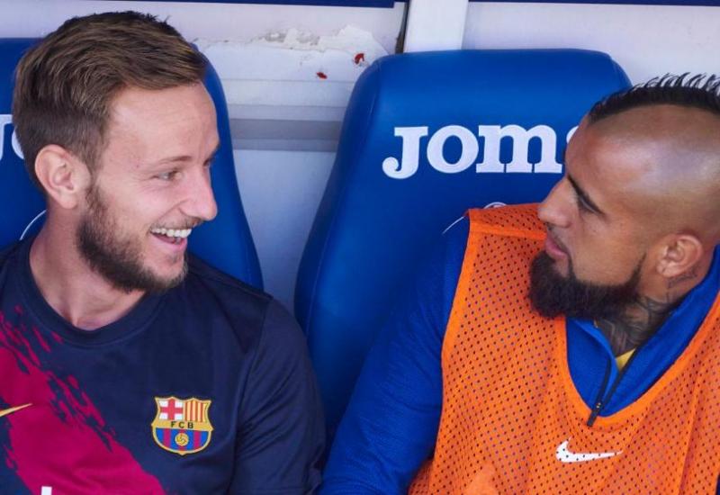 Ivan Rakitić i Arturo Vidal (FC Barcelona) - Barca zbog financijske krize prodaje čak 12 igrača, među njima i Rakitića