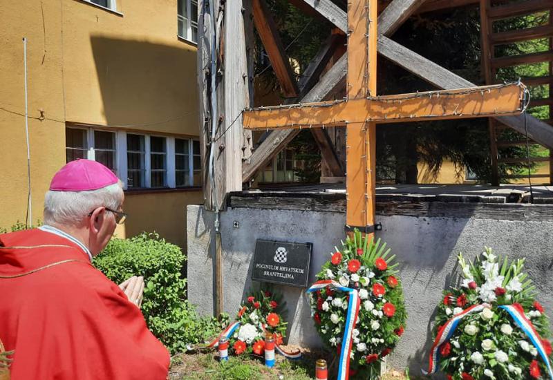 U Drvaru je održan Dan molitvenog sjećanja na mučenike i žrtve Banjolučke biskupije - Komemoriran Dan mučenika u Drvaru