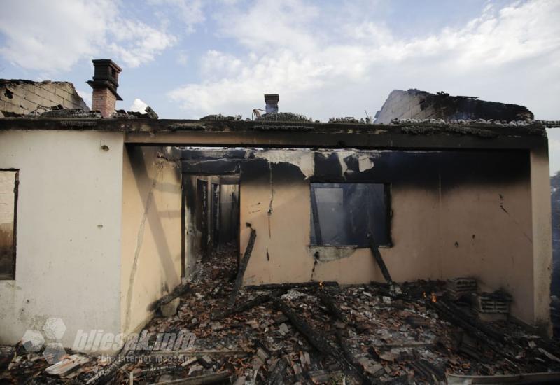 Izgorjela kuća u požaru - Gubavica: Požar zahvatio kuću