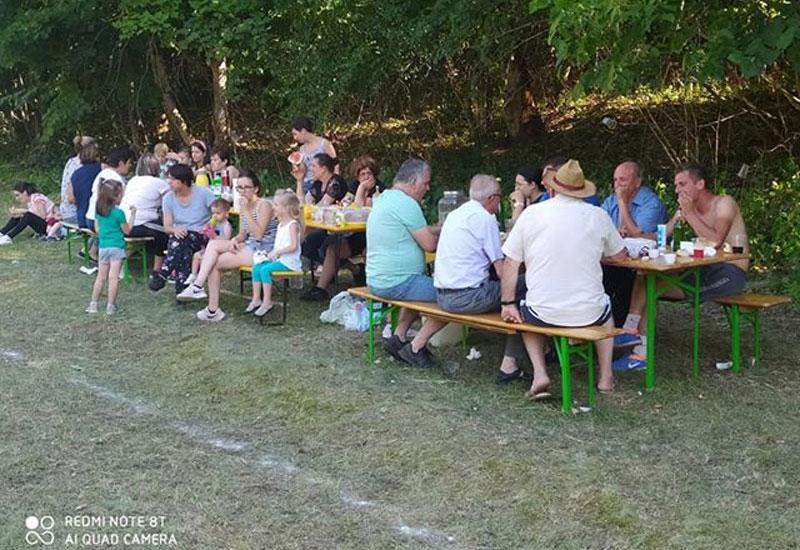 Tradicionalno obiteljsko druženje u Podvraniću - Stigla dijaspora: Obitelji se tradicionalno okupile u Podvraniću kod Kočerina