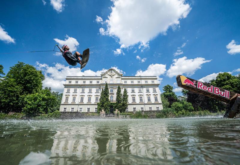 Iskusite Salzburg iz perspektive Dominika Hernlera koji skija rijekama i potocima - Iskusite Salzburg iz perspektive Dominika Hernlera koji skija rijekama i potocima