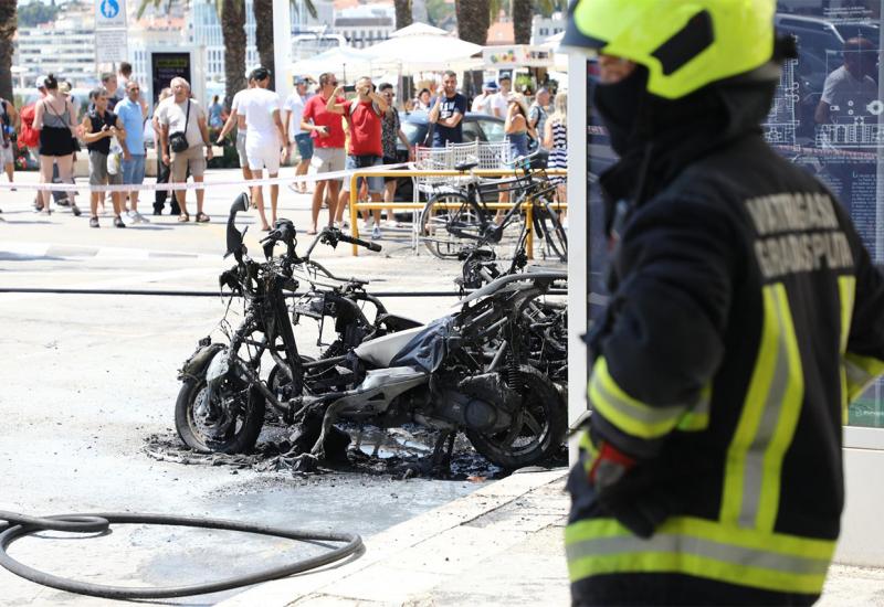 Na splitskoj rivi izgorjelo desetak motocikala - Na splitskoj rivi izgorjelo desetak motocikala
