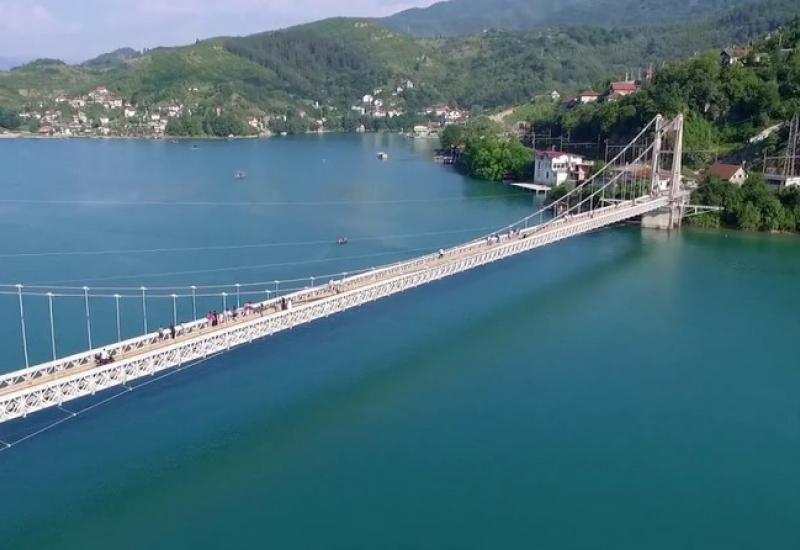 404 tisuće KM za ''uljepšavanje'' visećeg mosta na Jablaničkom jezeru 