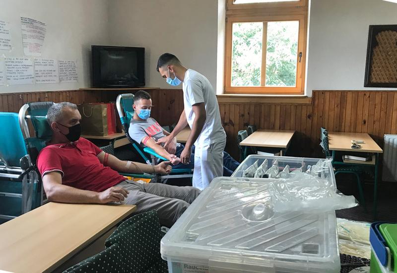 Darivanje krvi u Mostaru - Studenti i džemat organizirali akciju darivanja krvi u Mostaru
