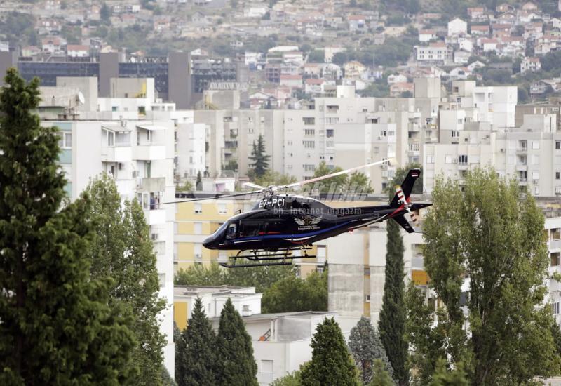 Medicinski prijevoz helikopterom iz Mostara - Helikopter sletio na stadion u Mostaru