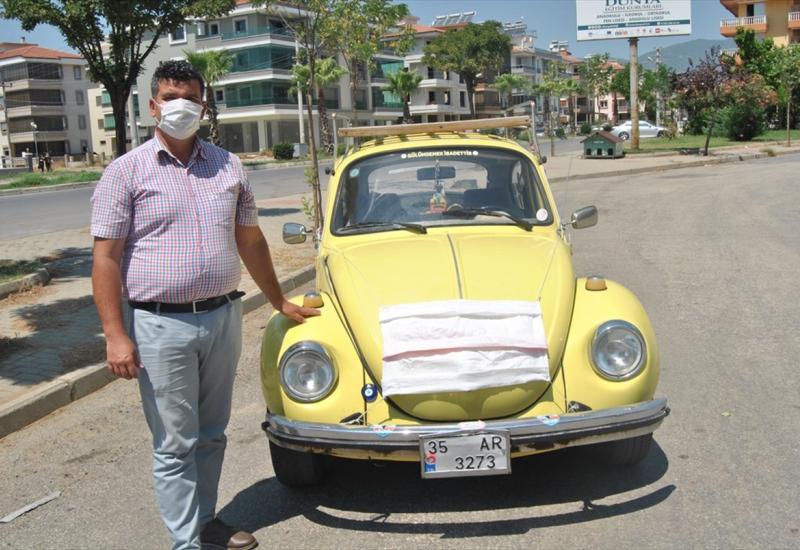 Stavio veliku masku na automobil da skrene pozornost na mjere protiv koronavirusa - Stavio veliku masku na automobil da skrene pozornost na mjere protiv koronavirusa