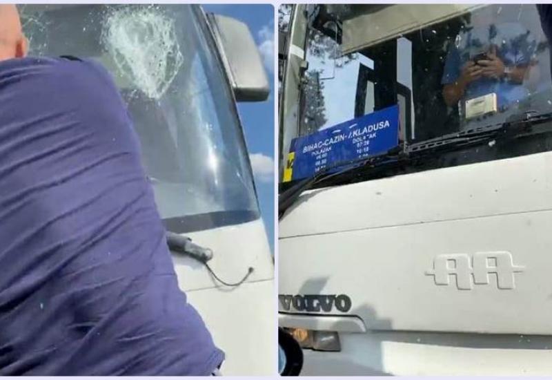 Kaos u Krajini - Kaos u Krajini: Blokada i prosvjedi, polupani prozori na autobusu koji je prevozio migrante