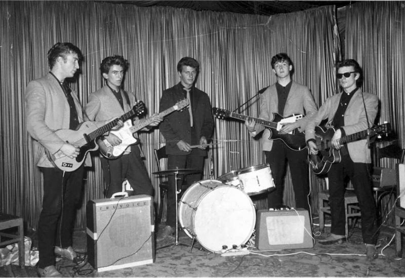 Jedna od rijetkih fotografija Silver Beatlesa u klubu Indra u Hamburgu. Ubrzo će nestati onaj Silver iz naslova i bit će stvorena legenda - 