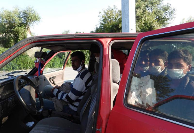 Šest migranata krijumčario u VW Jetti
