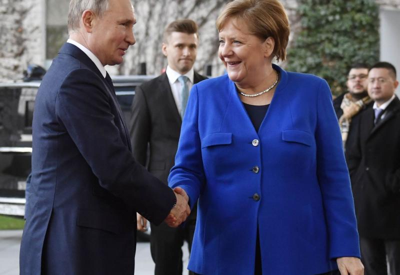 Merkel s Putinom o Bjelorusiji