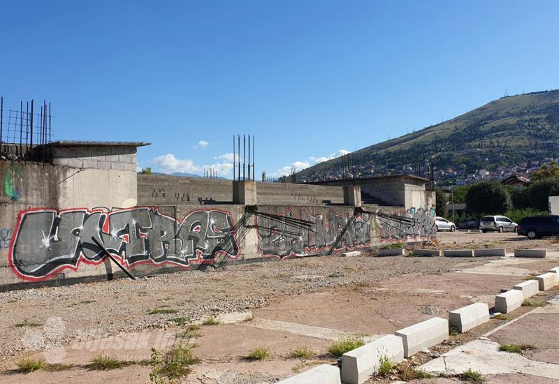 Grafit na HNK Mostar - Policija spriječila navijački sukob u Mostaru