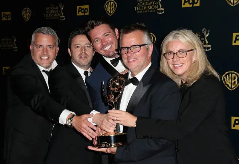 Producenti Jonathan Norman, Andy Lassner, Kevin Leman, Ed Glavin, i Mary Connelly 2015. godine s nagradom Emmy  - Pljušte optužbe: Otpuštena tri glavna producenta Ellen DeGeneres showa