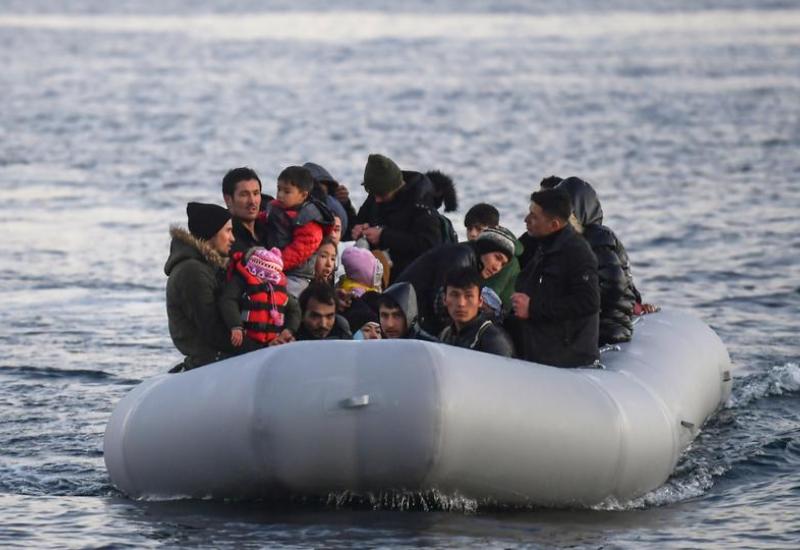 Turska obalna straža spasila migrante u gumenim čamcima