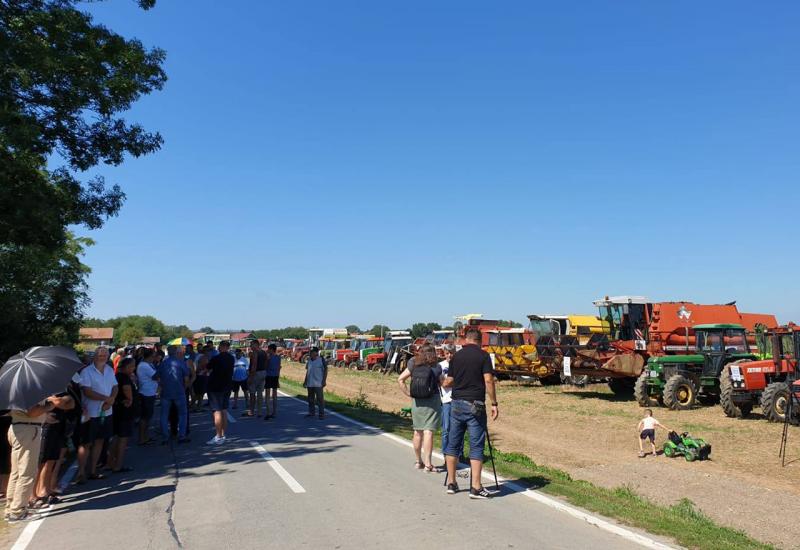 Prosvjed u Odžaku - Prosvjed poljoprivrednika kao apel vlastima – ili slijedi bunt