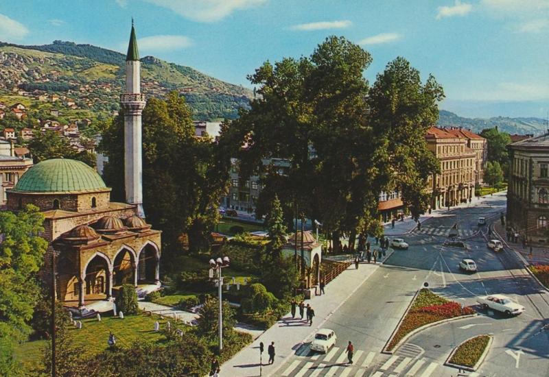 Alipašina džamija su Sarajevu - U Mostaru o spomenicima u Sarajevu