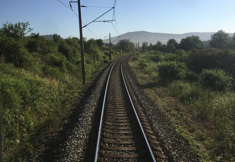 Teško ozlijeđen u sudaru s vlakom kod Mostara