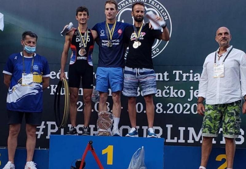 Međunarodni triatlon kup "Kulin ban": Najbolji Ognjen Stojanović i Lana Gavrilović