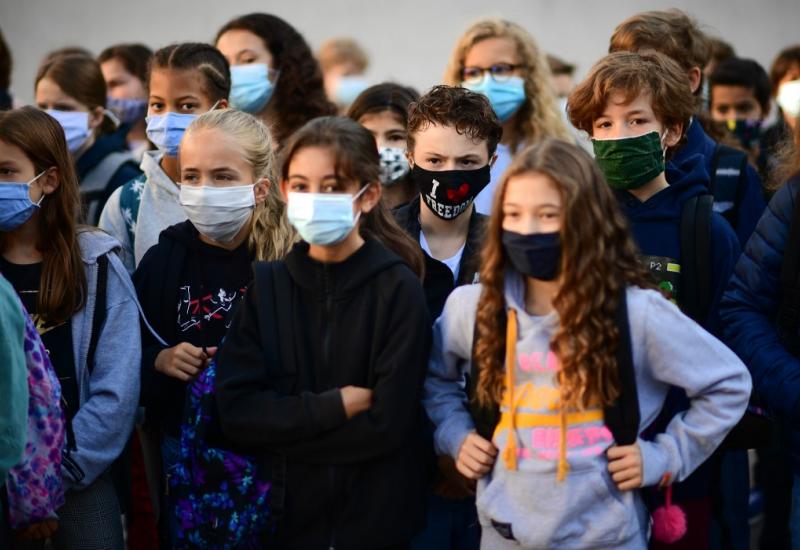 Otvaraju se škole u Francuskoj, maske obavezne za starije od 11