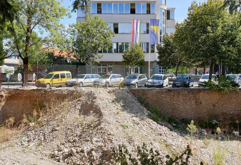 Sporna rupa - Gradska uprava: Činjenice o Boški Ćavar, investitorima i napravljenom iskopu