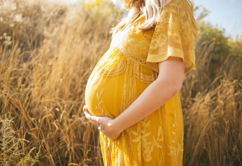 4 horoskopska znaka kojima se već ove jeseni smješi trudnoća