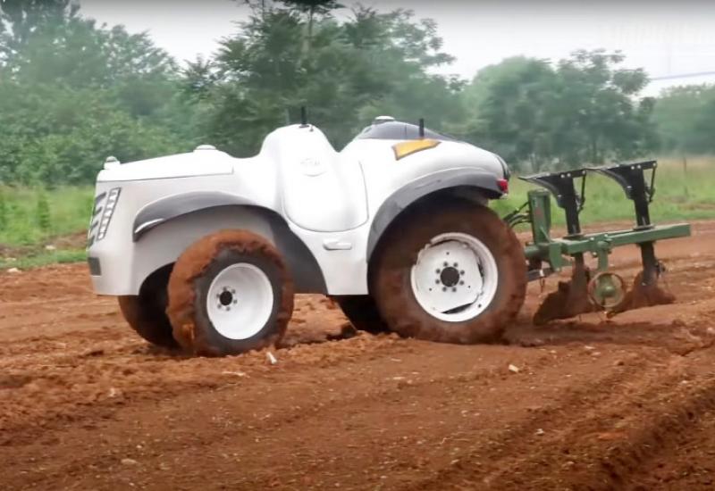 Predstavili prvi pametni 5G traktor