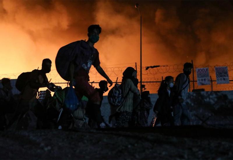 Zbog požara u kampu evakuirani migranti na Lezbosu