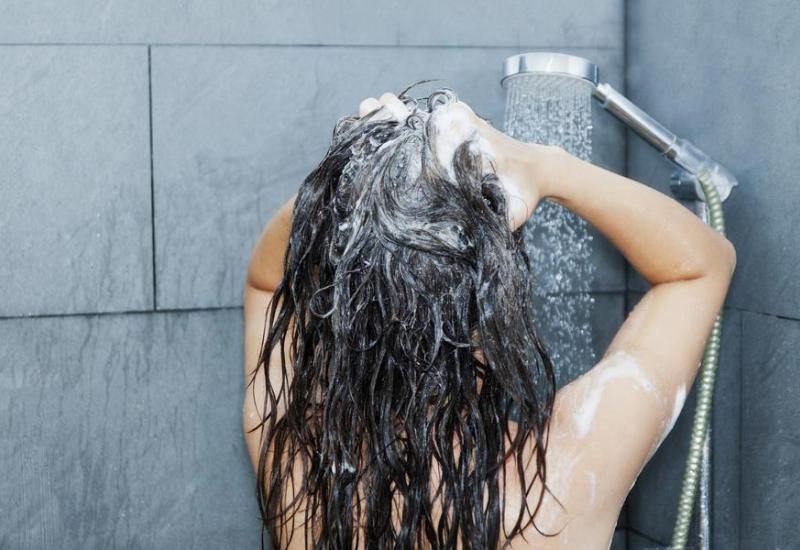 Kemikalije u boji za kosu čine kosu osjetljivijom na učinke vode - 12 pogrešaka koje većina žena s obojenom kosom uvijek iznova ponavlja